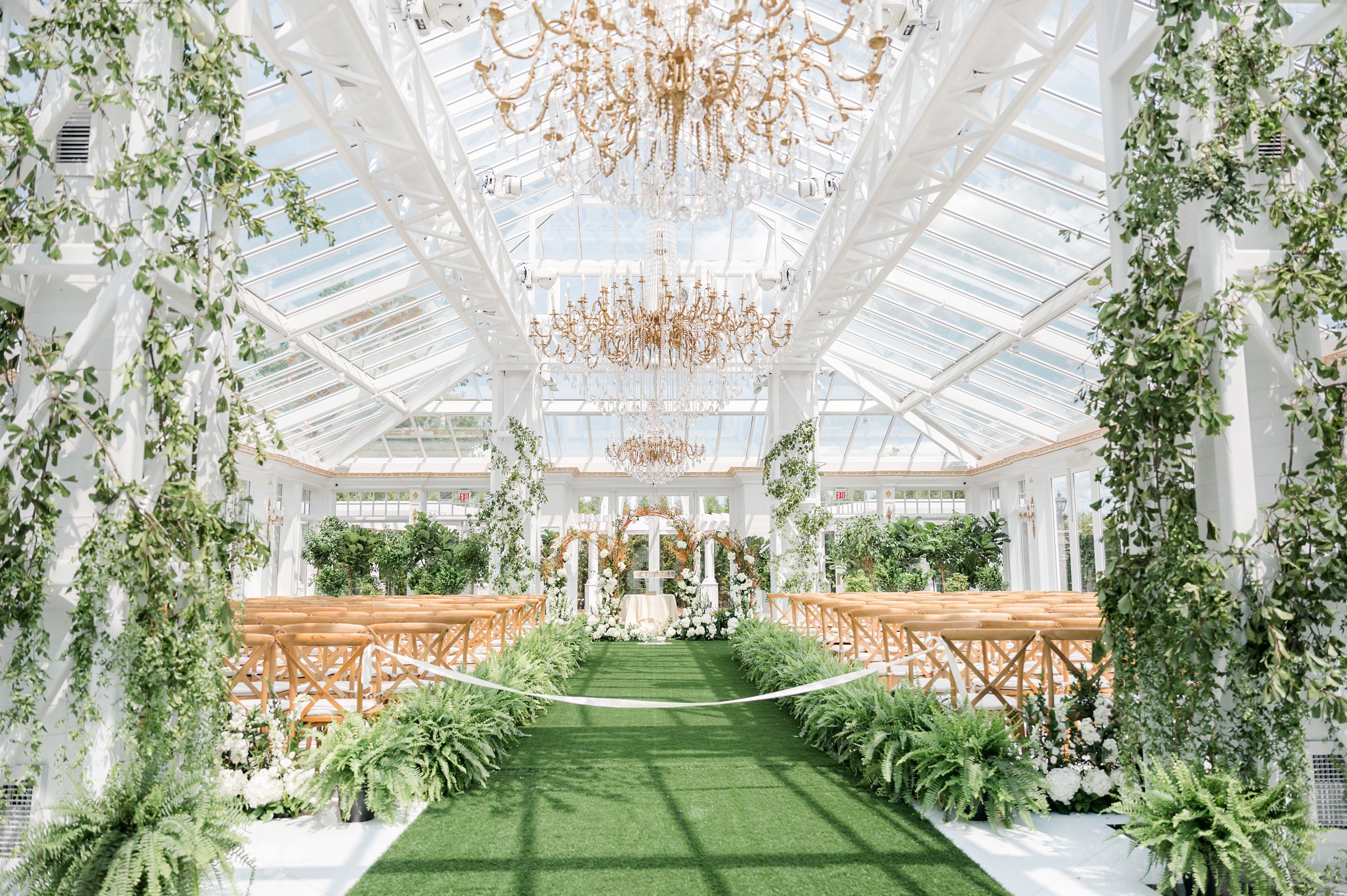 Entire view of beautiful ceremony space at Eagle Oaks Country Club