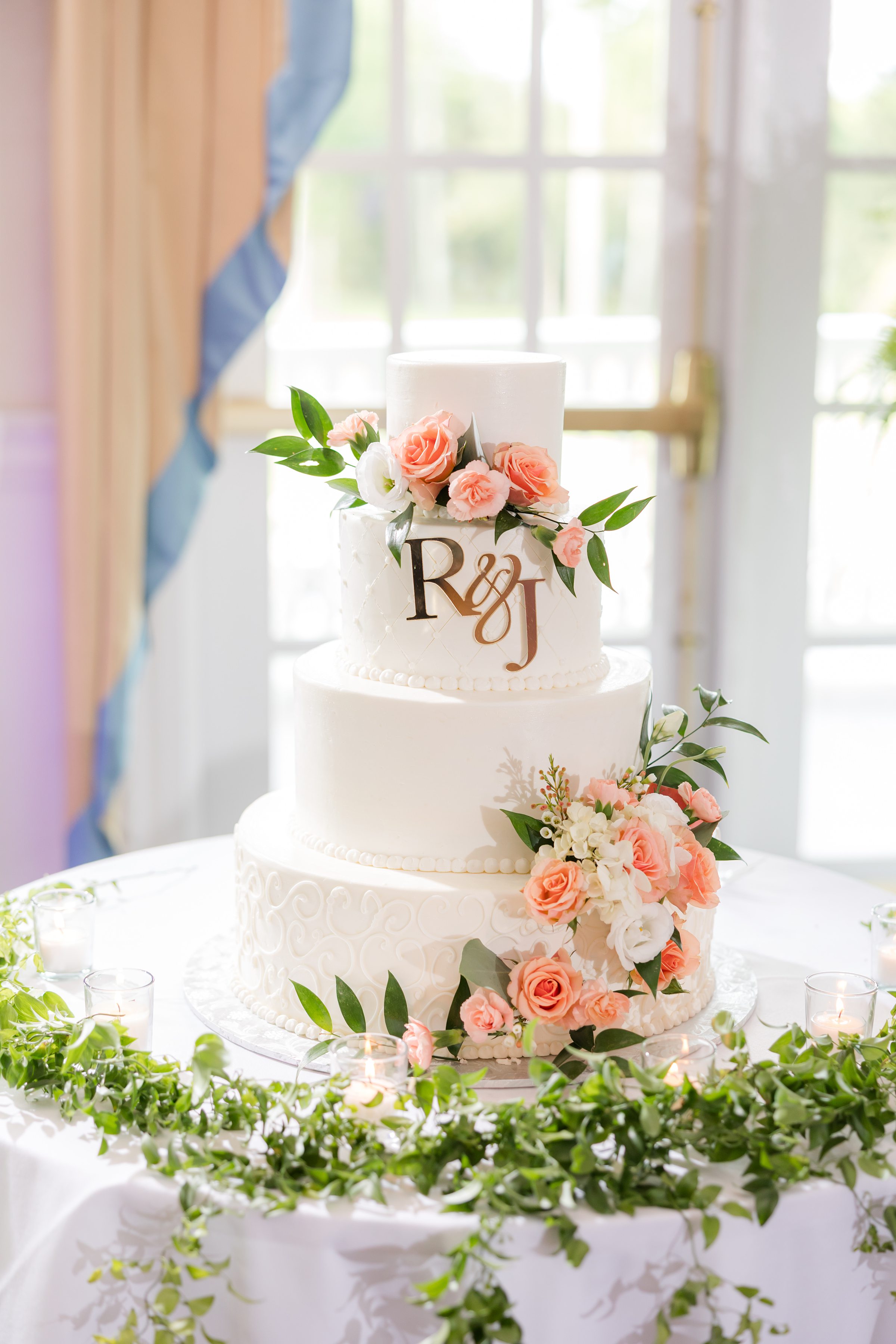 Wedding cake with flowery design