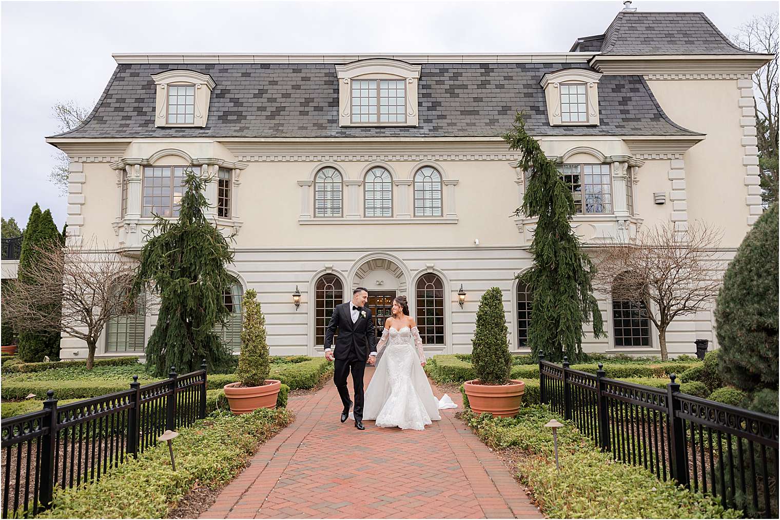 bride and groom walking at Ashford Estate in Allentown NJ
