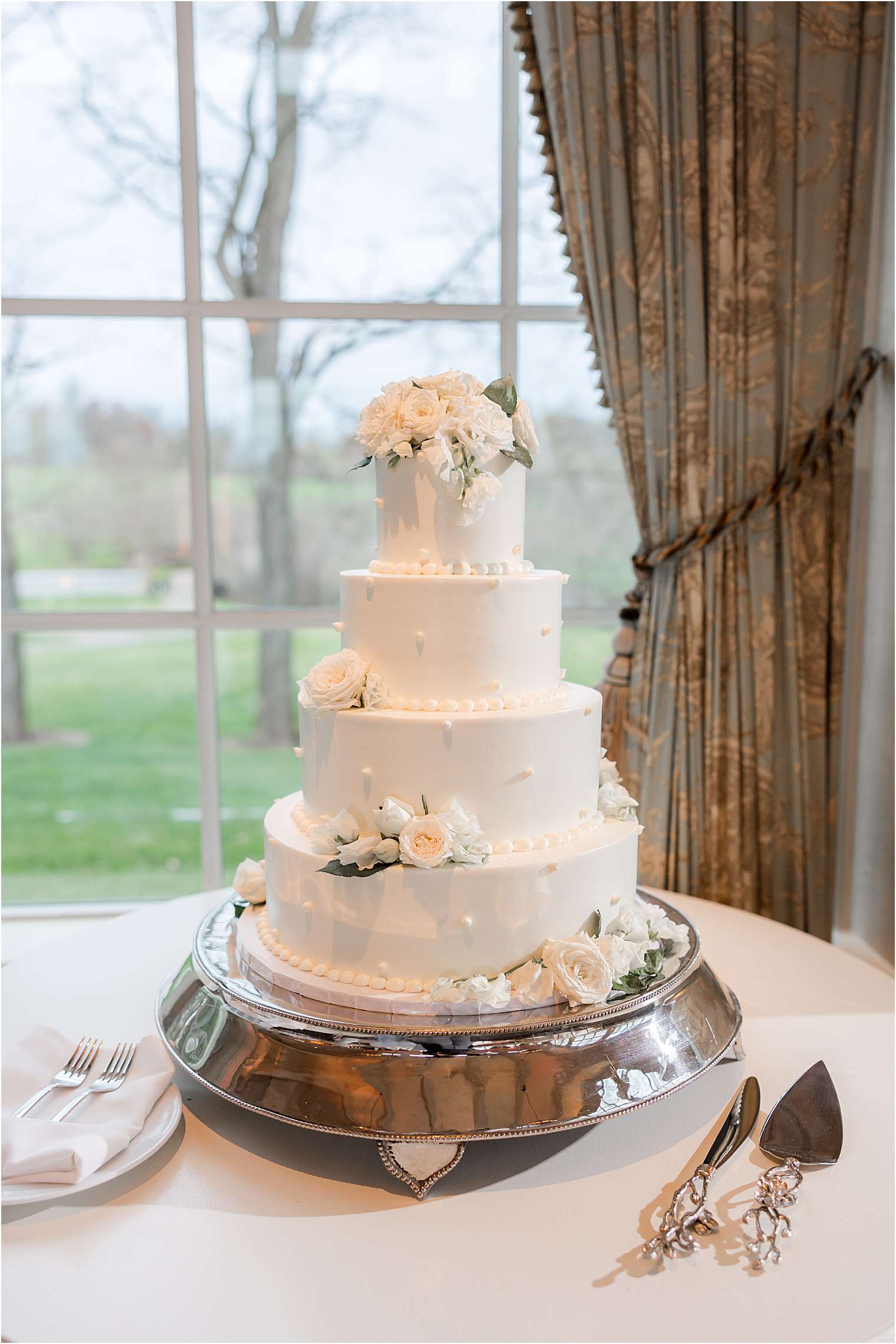 wedding cake at Ashford Estate in Allentown NJ